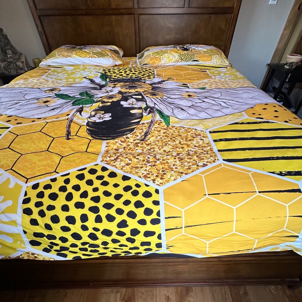 Bee-Themed Yellow and Black King Duvet Cover Bedding Set
